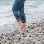 Jennifer Aniston pebble jeans: The Best Trend for Fall